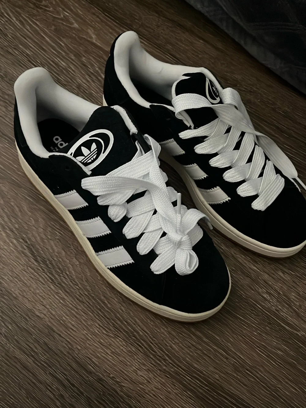 Men’s Adidas sambus